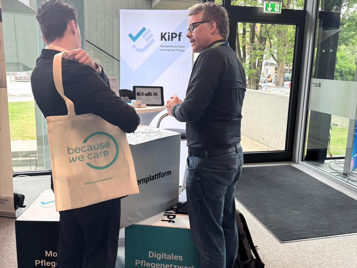 KiPf-Stand auf dem Pflege- und Gesundheitskongress Because we care in Augsburg